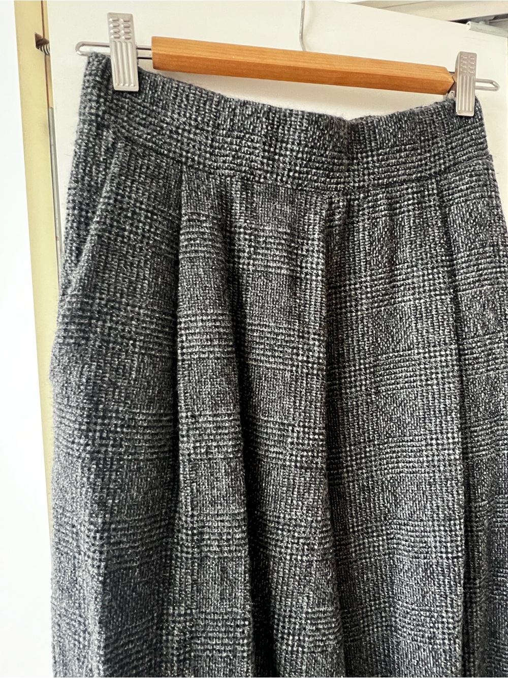 LESET Pleated Prince of Wales Tailored Checked Alpaca-blend Wide-leg Pants - Picture 4 of 9